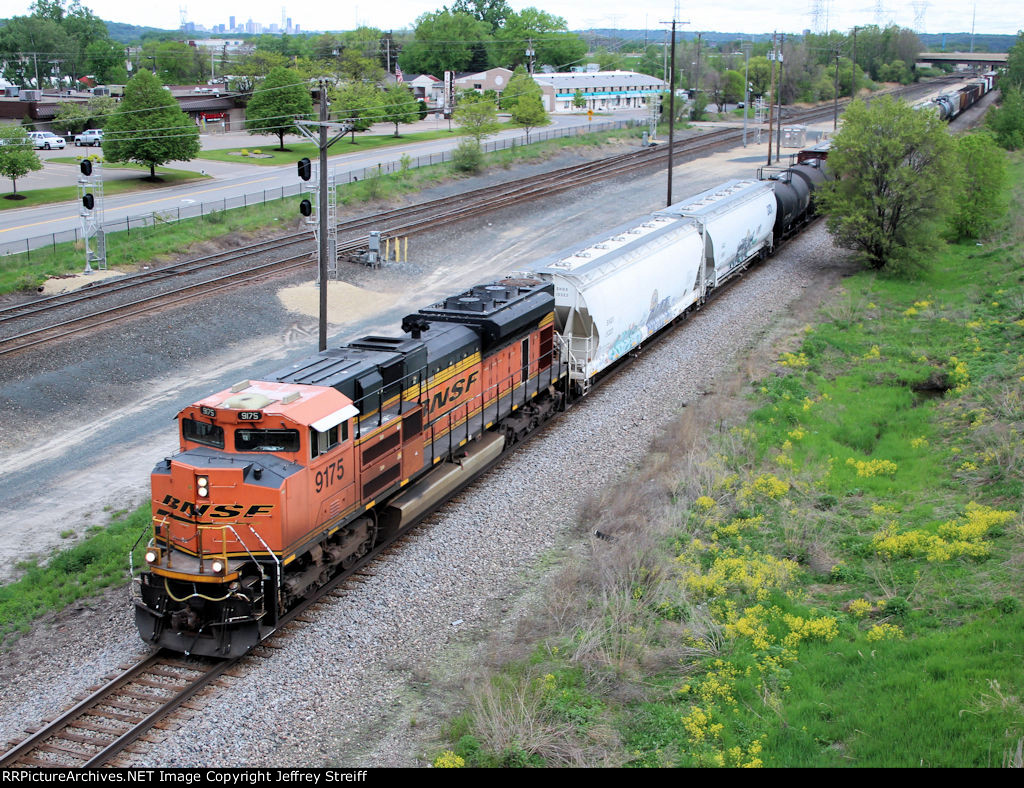 BNSF 9175